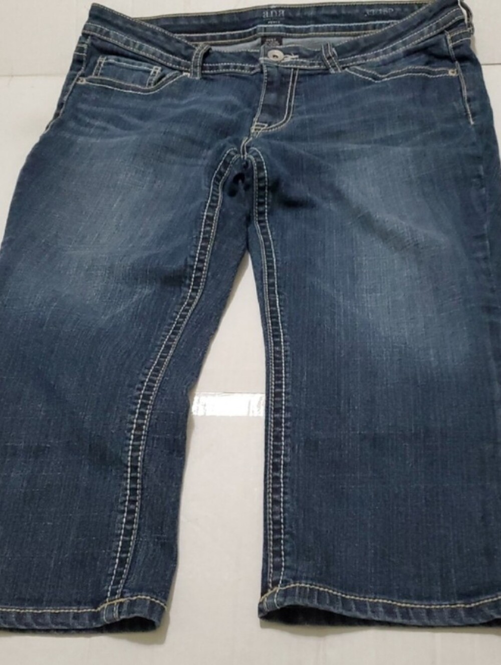 A.N.A. Petite Y2K Dark Wash Embroidered Flapped Buttoned Pocket Capri Jeans 16P